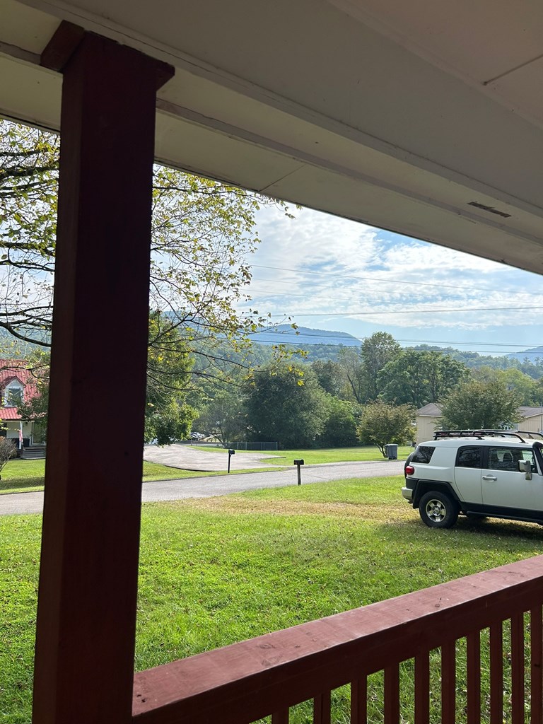 621 Miller Street Young Harris, GA 30582 - Photo 5 of 30