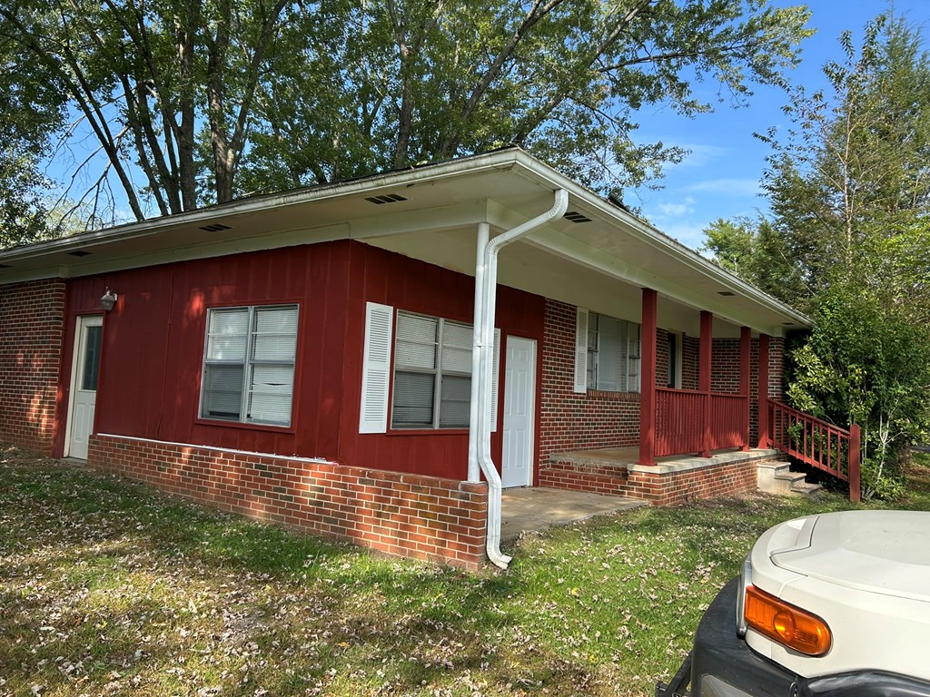 621 Miller Street Young Harris, GA 30582 - Photo 8 of 30