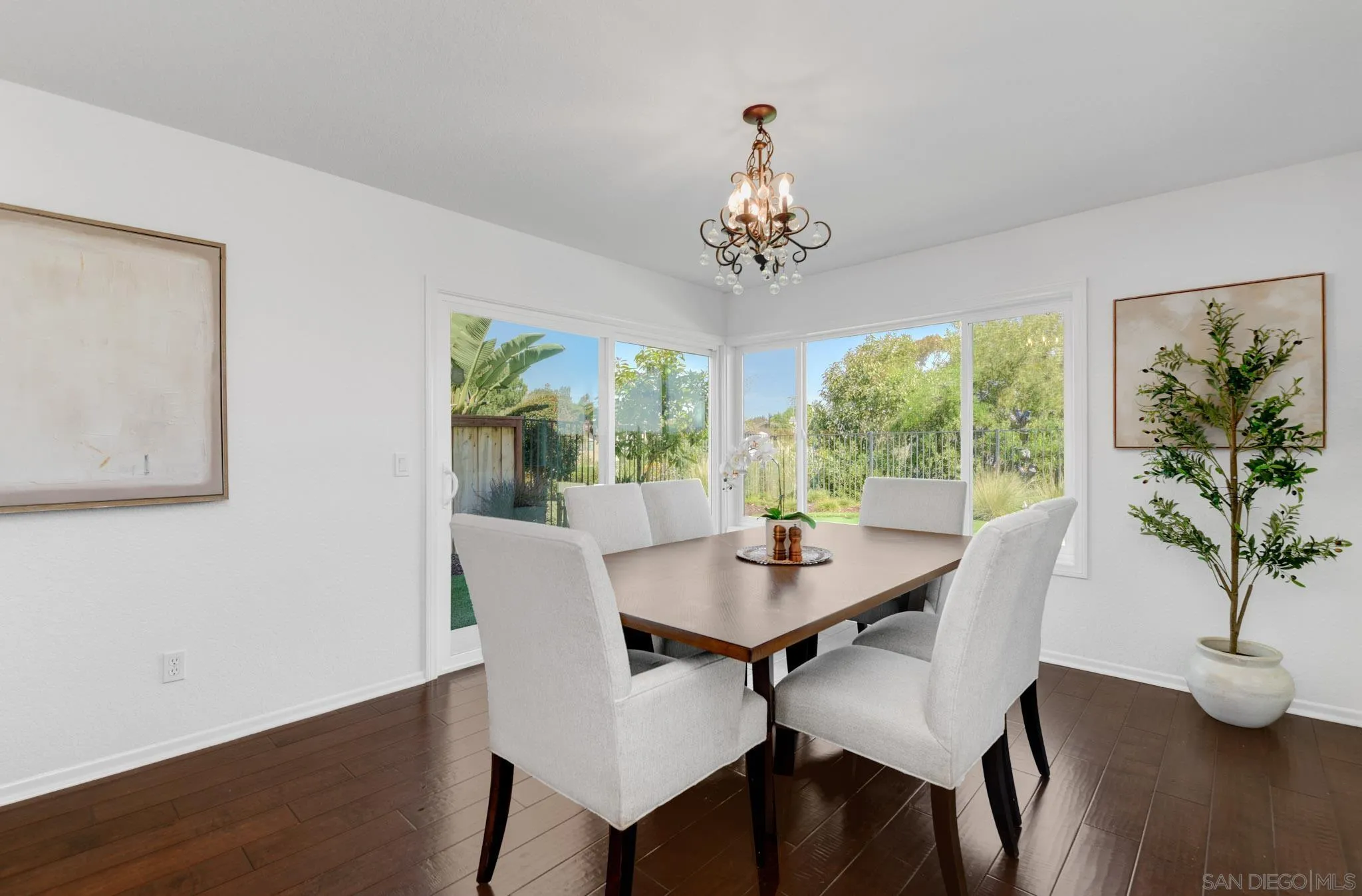 367 Via Andalusia Encinitas, CA 92024 - Photo 5 of 37