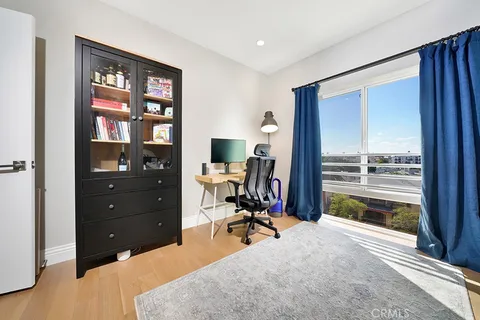 $779,000 | 2939 Leeward Avenue, Unit 516, Los Angeles, CA 90005