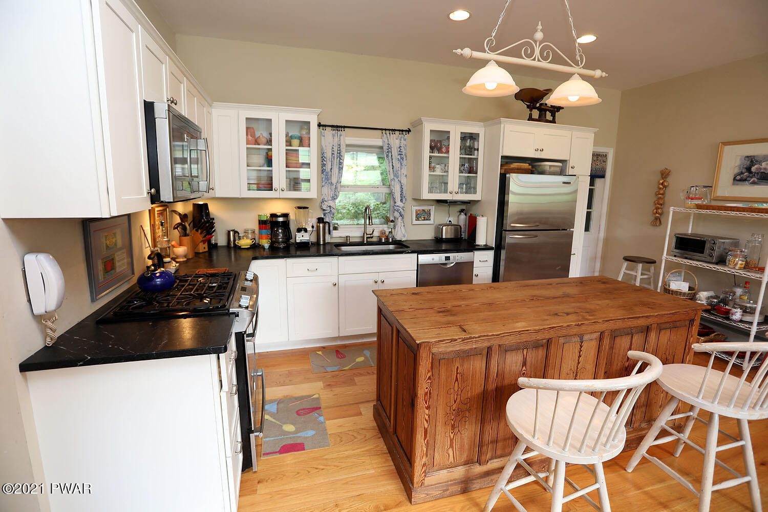 323 Layton Road Equinunk, PA 18417 - Photo 6 of 39 Kitchen