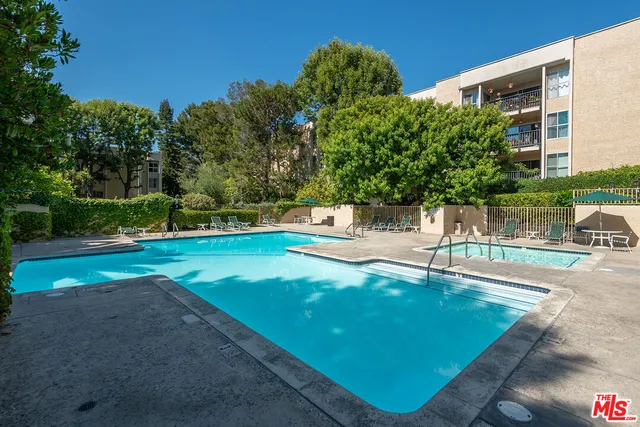 $660,000 | 7211 Raintree Circle, Unit 211, Culver City, CA 90230