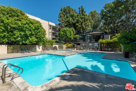 $660,000 | 7211 Raintree Circle, Unit 211, Culver City, CA 90230