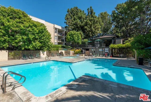 $660,000 | 7211 Raintree Circle, Unit 211, Culver City, CA 90230