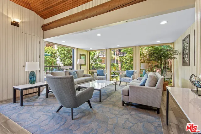 $660,000 | 7211 Raintree Circle, Unit 211, Culver City, CA 90230