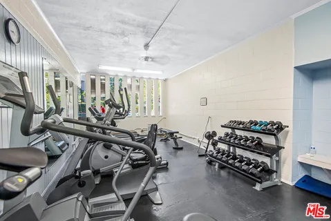 $660,000 | 7211 Raintree Circle, Unit 211, Culver City, CA 90230