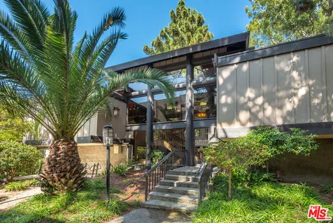 $660,000 | 7211 Raintree Circle, Unit 211, Culver City, CA 90230