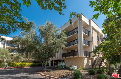 $660,000 | 7211 Raintree Circle, Unit 211, Culver City, CA 90230