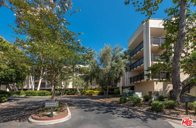 $660,000 | 7211 Raintree Circle, Unit 211, Culver City, CA 90230