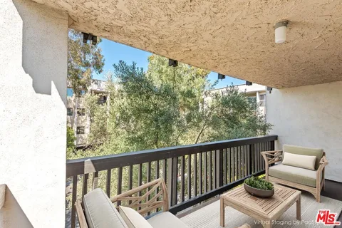 $660,000 | 7211 Raintree Circle, Unit 211, Culver City, CA 90230