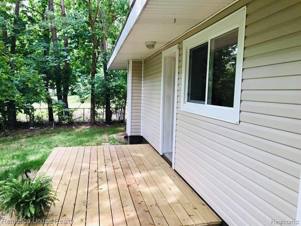 671 West Clark Road Ypsilanti, MI 48198 - Photo 3 of 12 DF8C98E9-2F1F-45AB-BBE3-456AC53650EE.jpeg