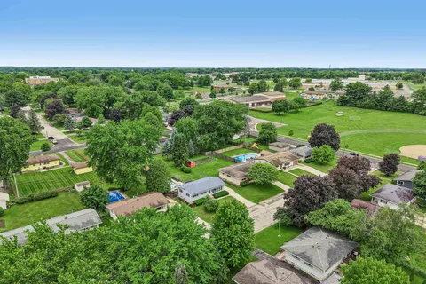 $375,000 | 809 West Street, Stoughton, WI 53589