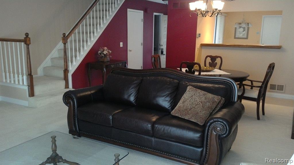 628 Tennyson Rochester Hills, MI 48307 - Photo 10 of 32