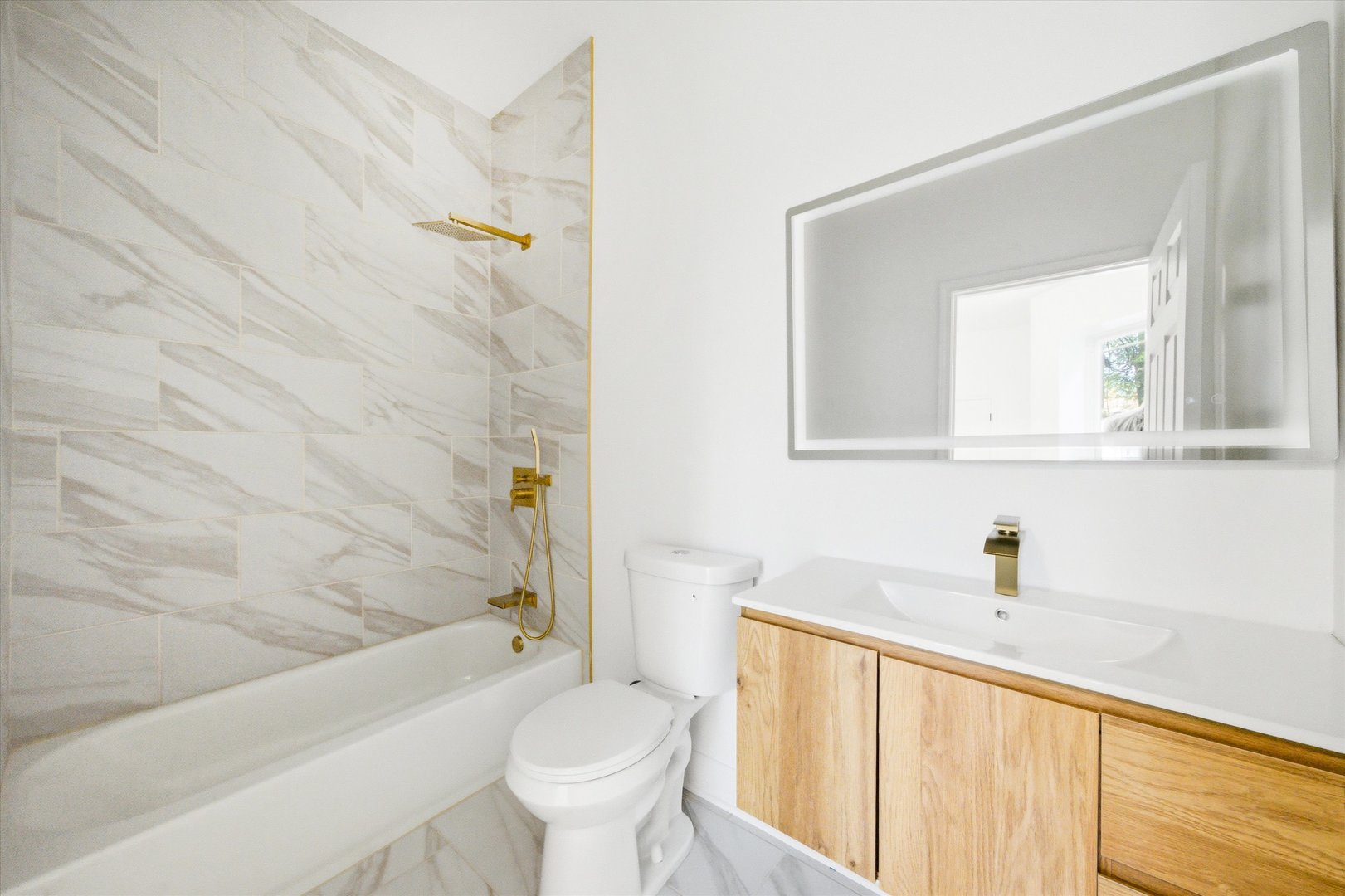 7018 South Rhodes Avenue Chicago, IL 60637 - Photo 15 of 26 Gallery Image 15