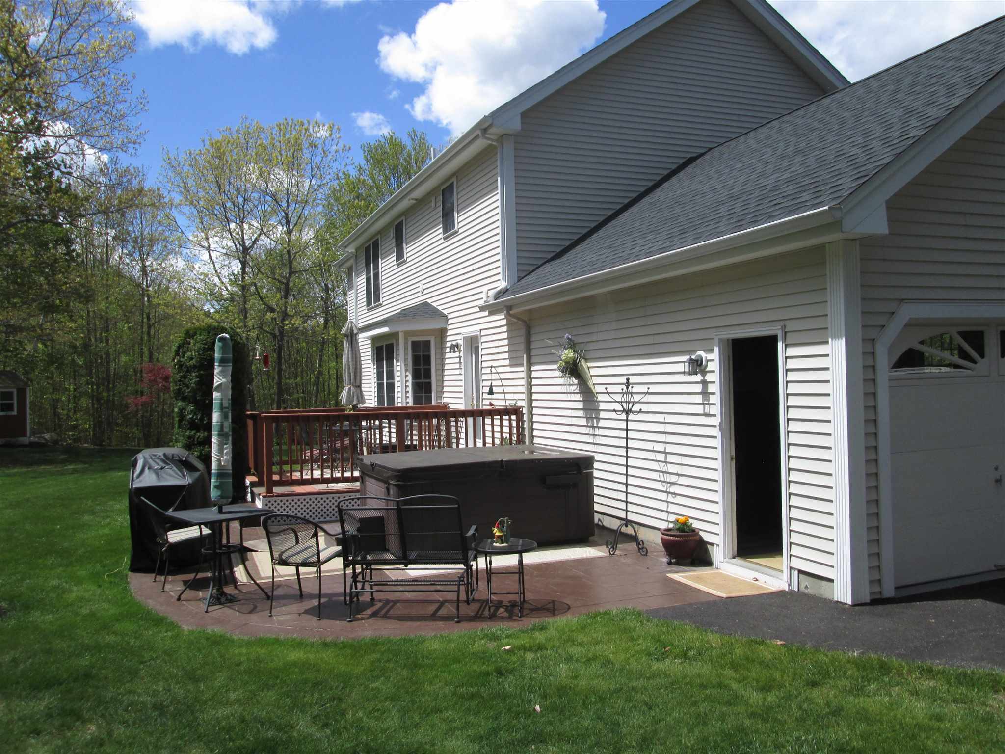 112 Byam Road New Boston, NH 03070 - Photo 3 of 27