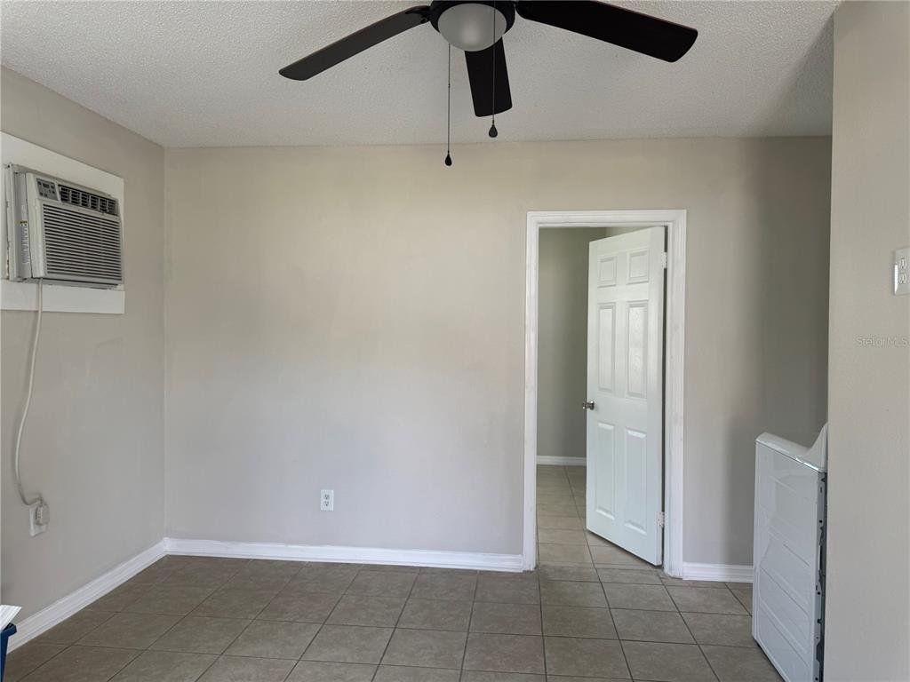 809 West Warren Street Plant City, FL 33563 - Photo 18 of 28 a view of an empty room