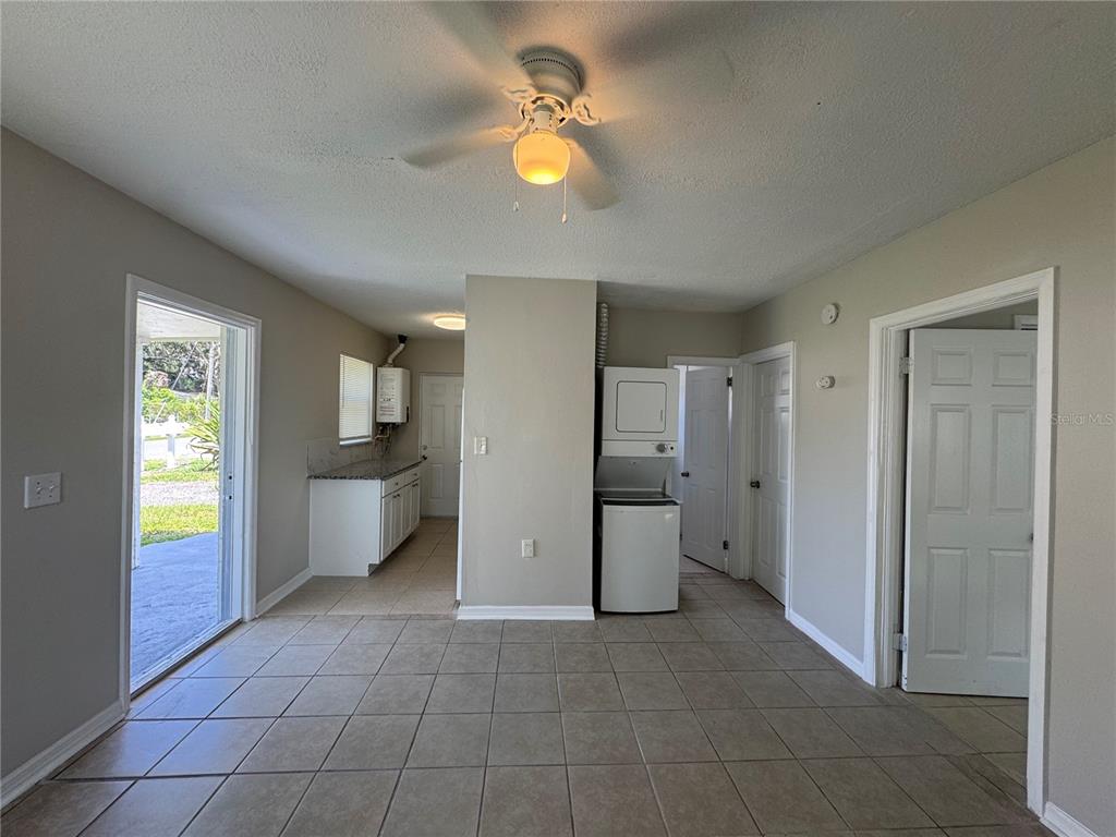 809 West Warren Street Plant City, FL 33563 - Photo 25 of 28 a view of kitchen and utility room