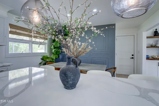 $399,000 | 616 Hammond Avenue, Mount Carmel, TN 37645