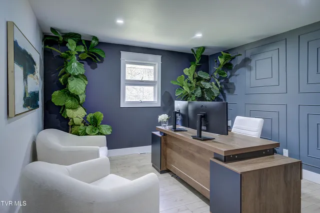 $399,000 | 616 Hammond Avenue, Mount Carmel, TN 37645