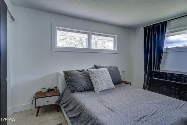 $399,000 | 616 Hammond Avenue, Mount Carmel, TN 37645