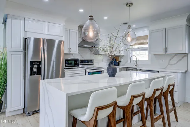 $399,000 | 616 Hammond Avenue, Mount Carmel, TN 37645