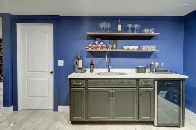 $399,000 | 616 Hammond Avenue, Mount Carmel, TN 37645