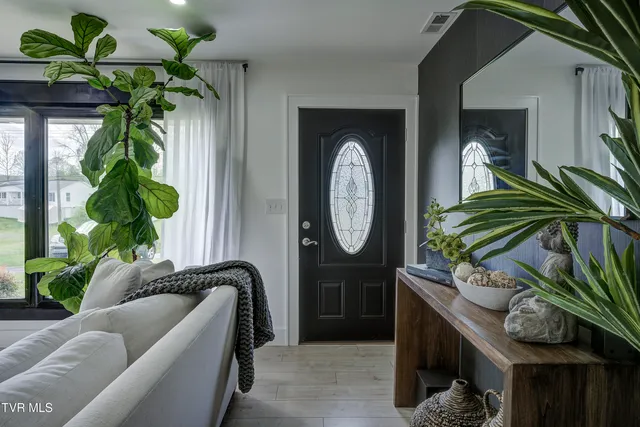 $399,000 | 616 Hammond Avenue, Mount Carmel, TN 37645