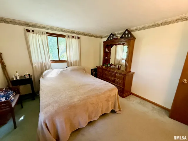 $169,000 | 17122 River View Road, Petersburg, IL 62675