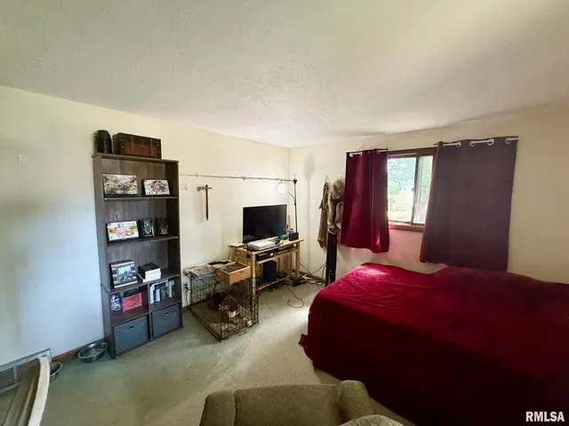 $169,000 | 17122 River View Road, Petersburg, IL 62675