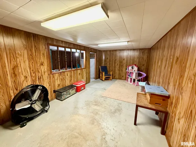 $169,000 | 17122 River View Road, Petersburg, IL 62675