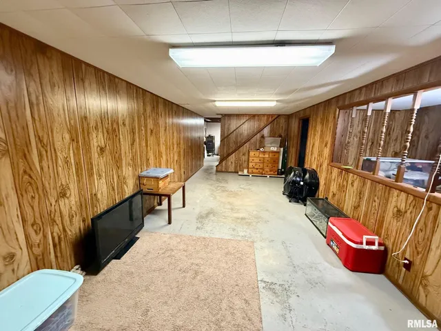 $169,000 | 17122 River View Road, Petersburg, IL 62675