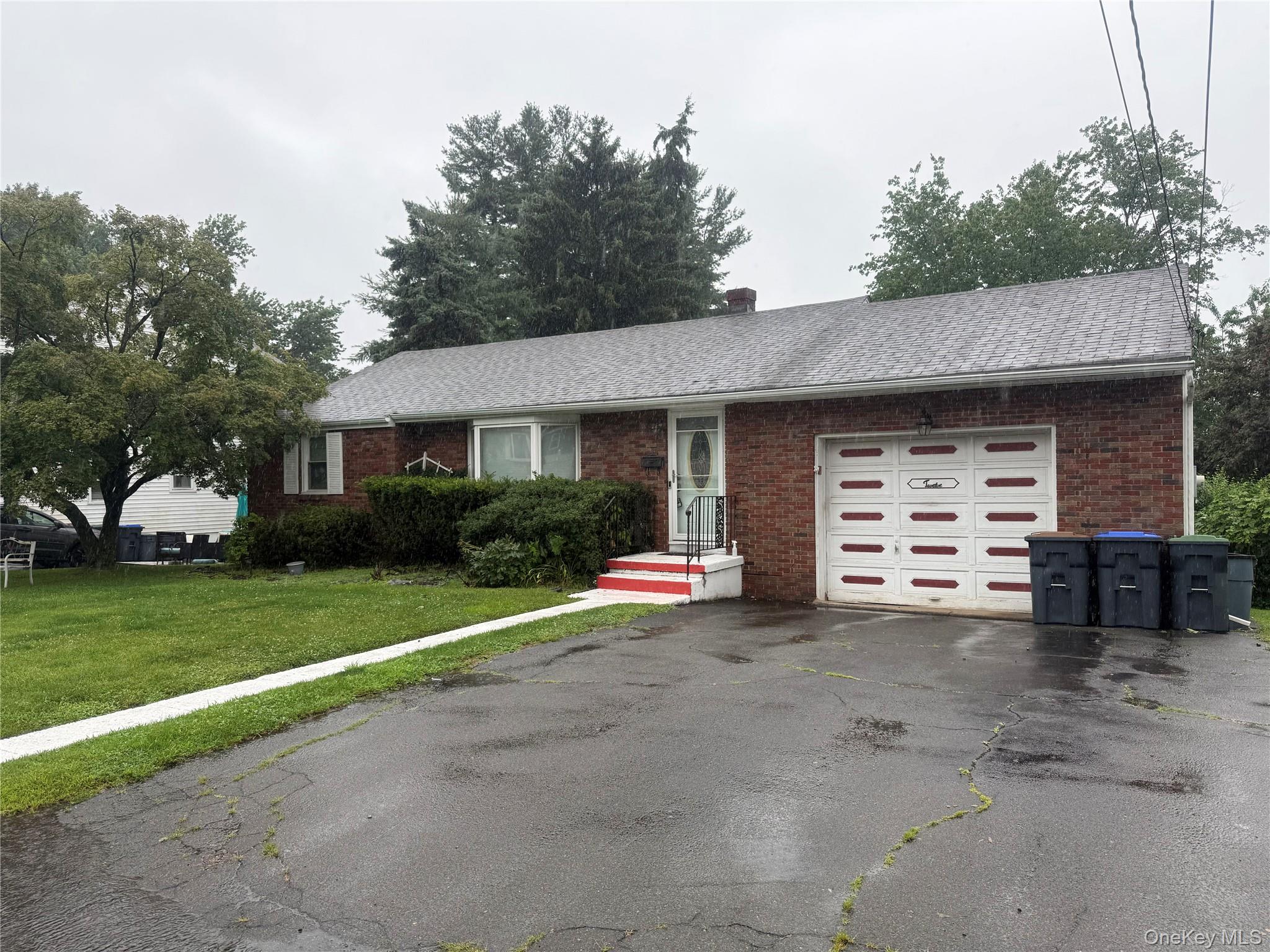 12 Heck Road Garnerville, NY 10923 - Photo 1 of 15