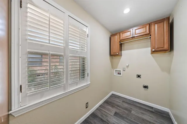 $325,000 | 2419 Bentley Avenue, Dallas, TX 75211