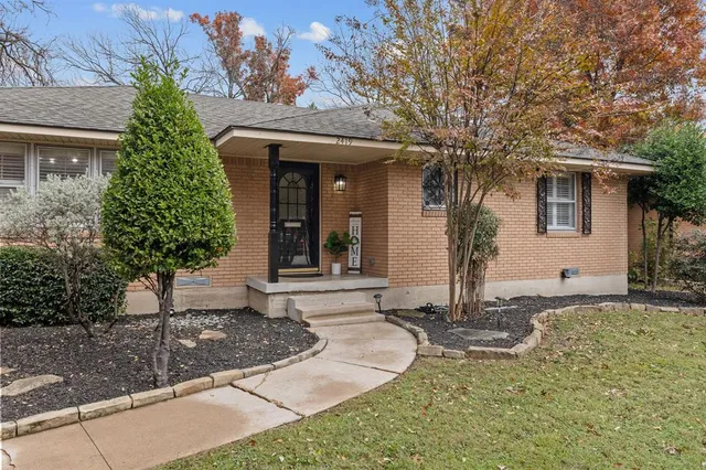 $325,000 | 2419 Bentley Avenue, Dallas, TX 75211