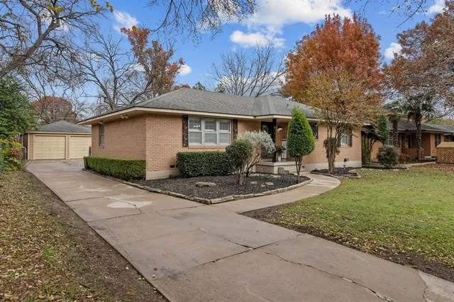 $325,000 | 2419 Bentley Avenue, Dallas, TX 75211