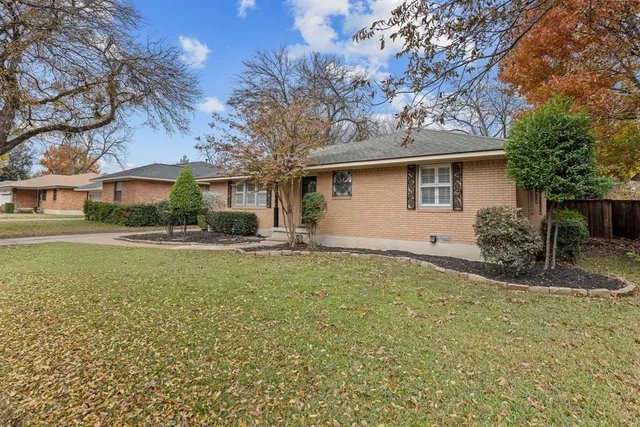 $325,000 | 2419 Bentley Avenue, Dallas, TX 75211