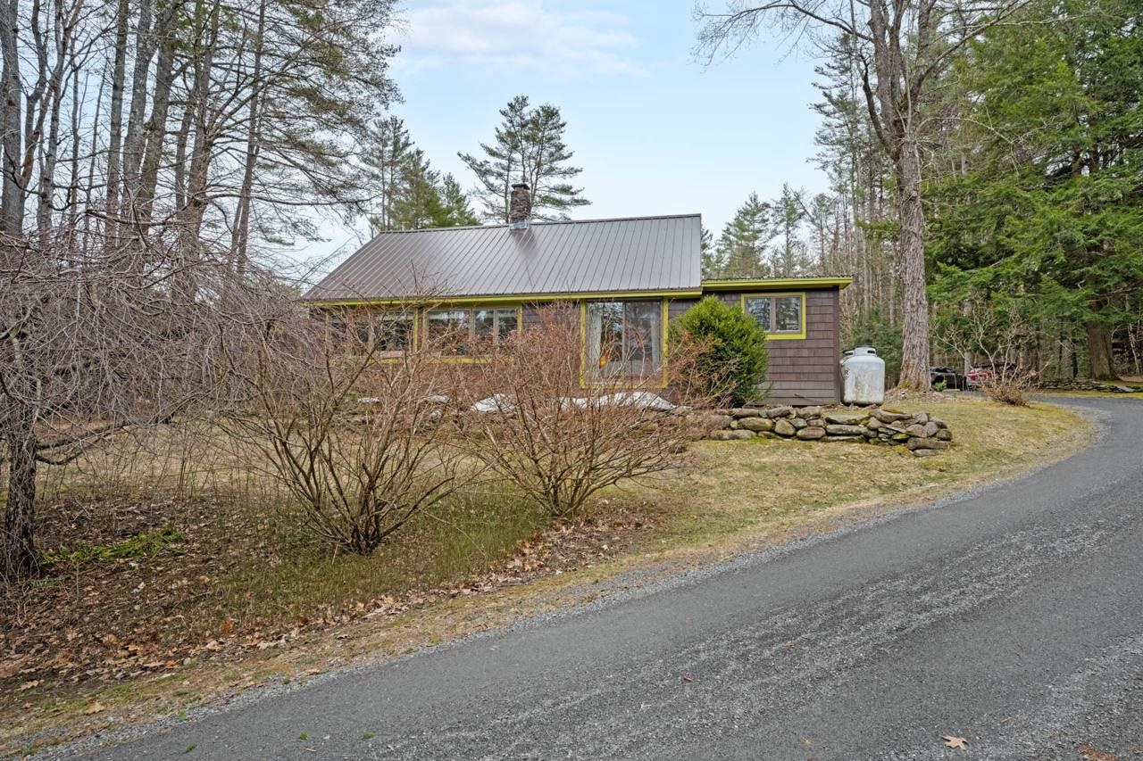 1567 Old Quechee Road Hartford, VT 05001 - Photo 5 of 45 Gallery Image 5