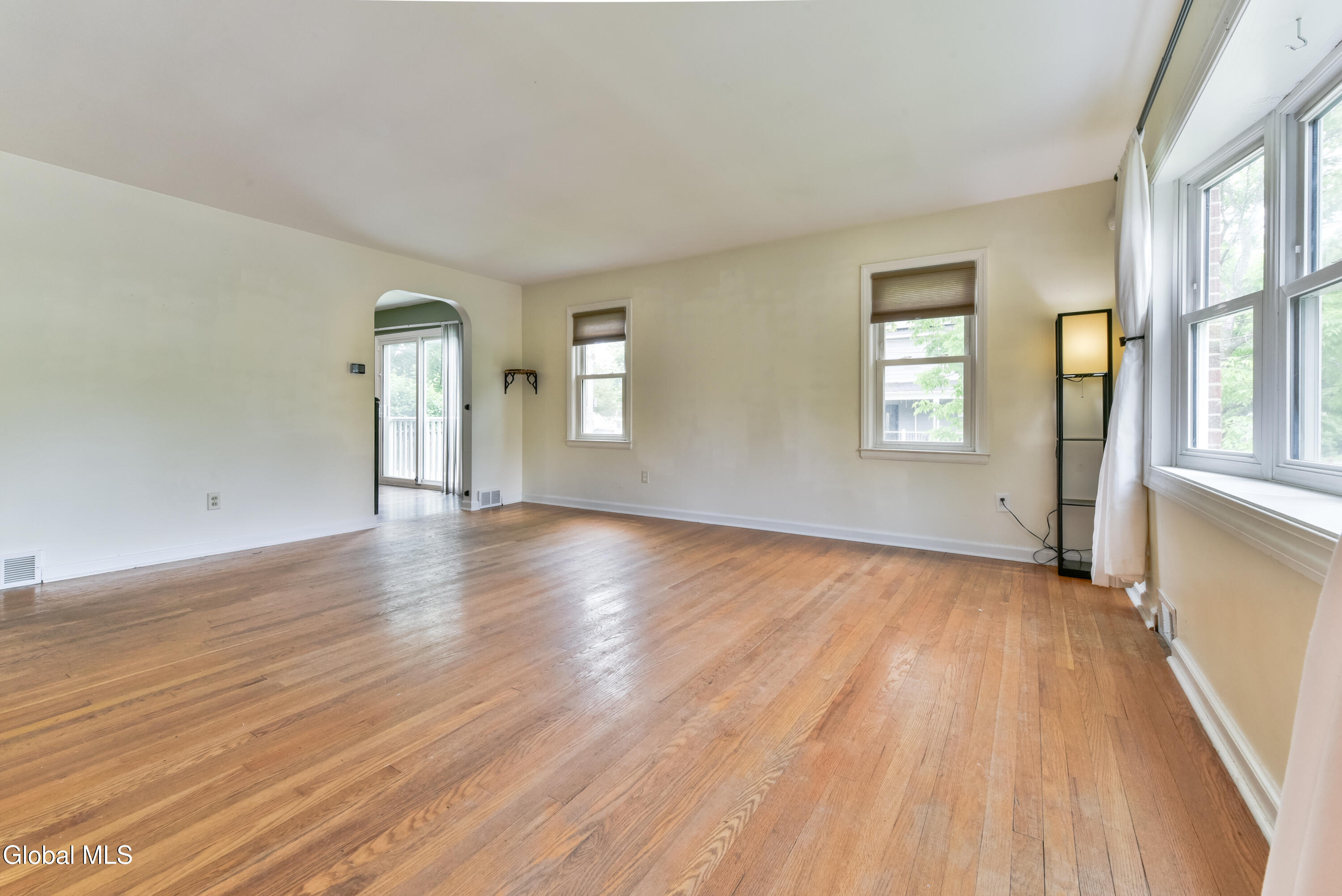 1702 Lenox Road Schenectady, NY 12308 - Photo 8 of 64 8