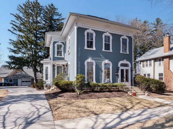 $1,490,000 | 133 North Brainard Street, Naperville, IL 60540
