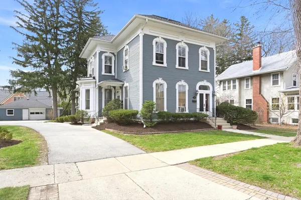 $1,490,000 | 133 North Brainard Street, Naperville, IL 60540