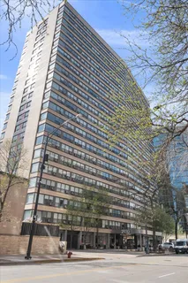 $274,500 | 2930 North Sheridan Road, Unit 1704, Chicago, IL 60657