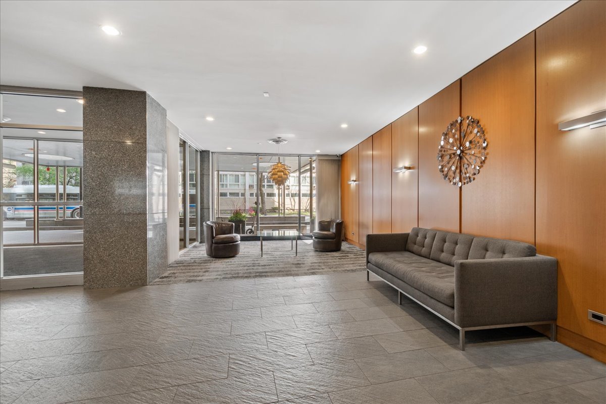 2930 North Sheridan Road, Unit 1704 Chicago, IL 60657 - Photo 22 of 23