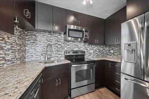 $274,500 | 2930 North Sheridan Road, Unit 1704, Chicago, IL 60657