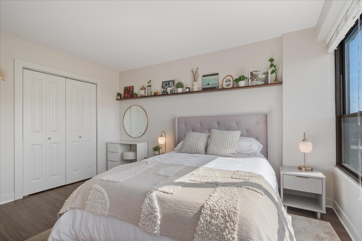 2930 North Sheridan Road, Unit 1704 Chicago, IL 60657 - Photo 9 of 23