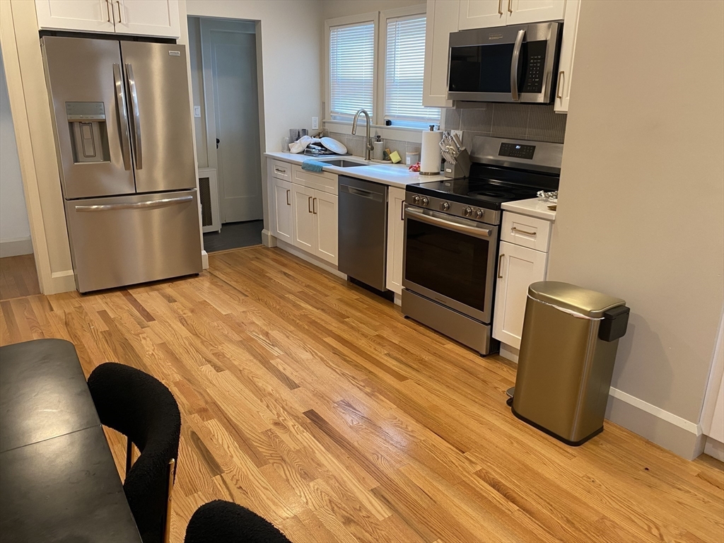 60 Rencelau Street Springfield, MA 01118 - Photo 4 of 30