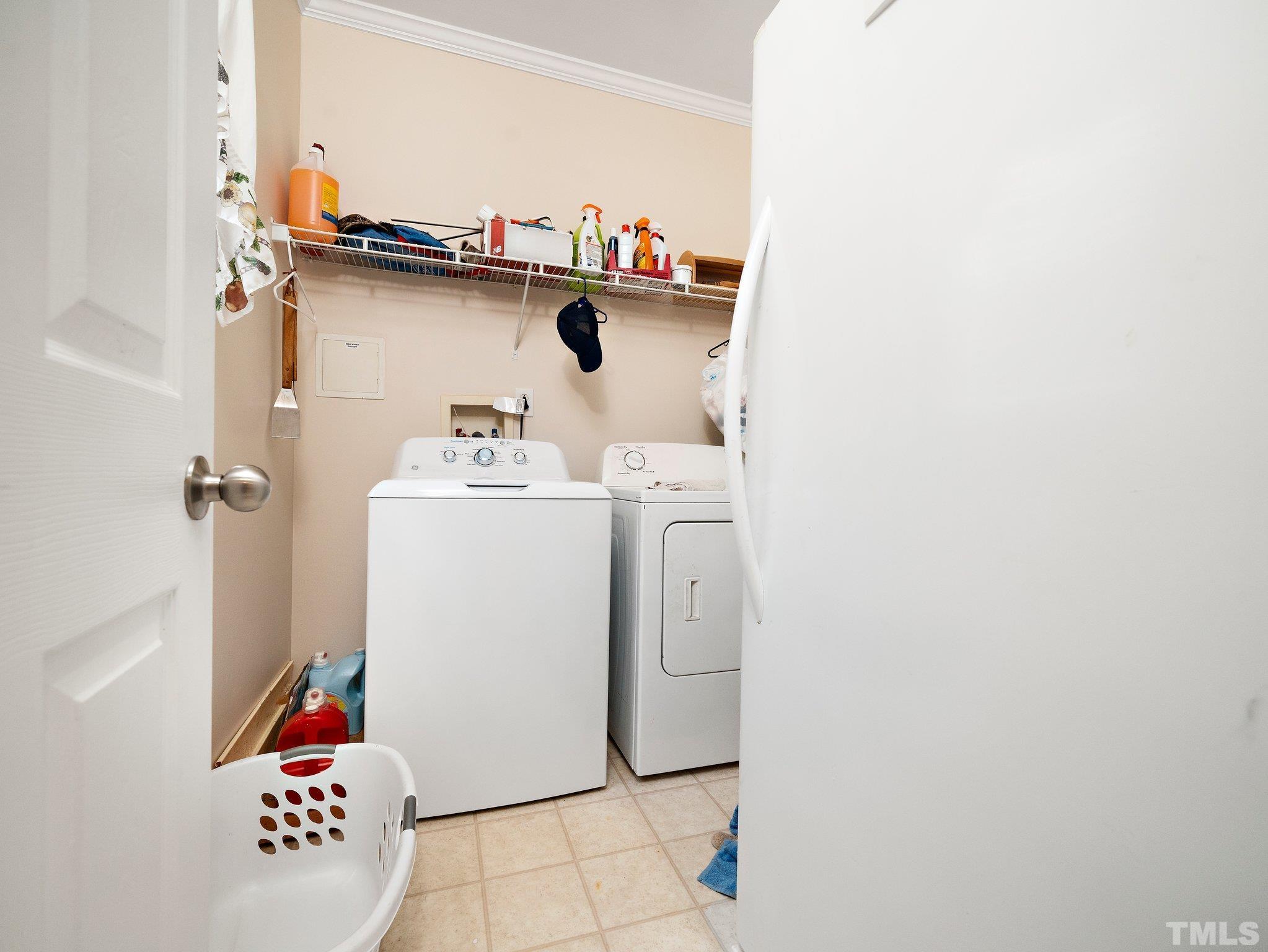 5169 Crabtree Road Nashville, NC 27856 - Photo 7 of 18 a utility room with dryer and washer