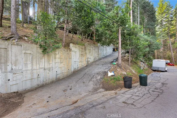 $425,000 | 26697 Lake Forest Drive, Twin Peaks, CA 92391