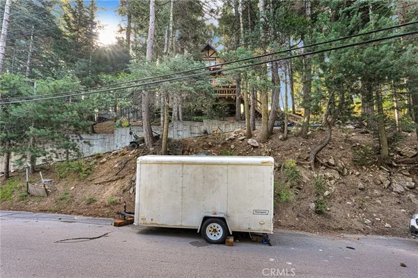 $425,000 | 26697 Lake Forest Drive, Twin Peaks, CA 92391
