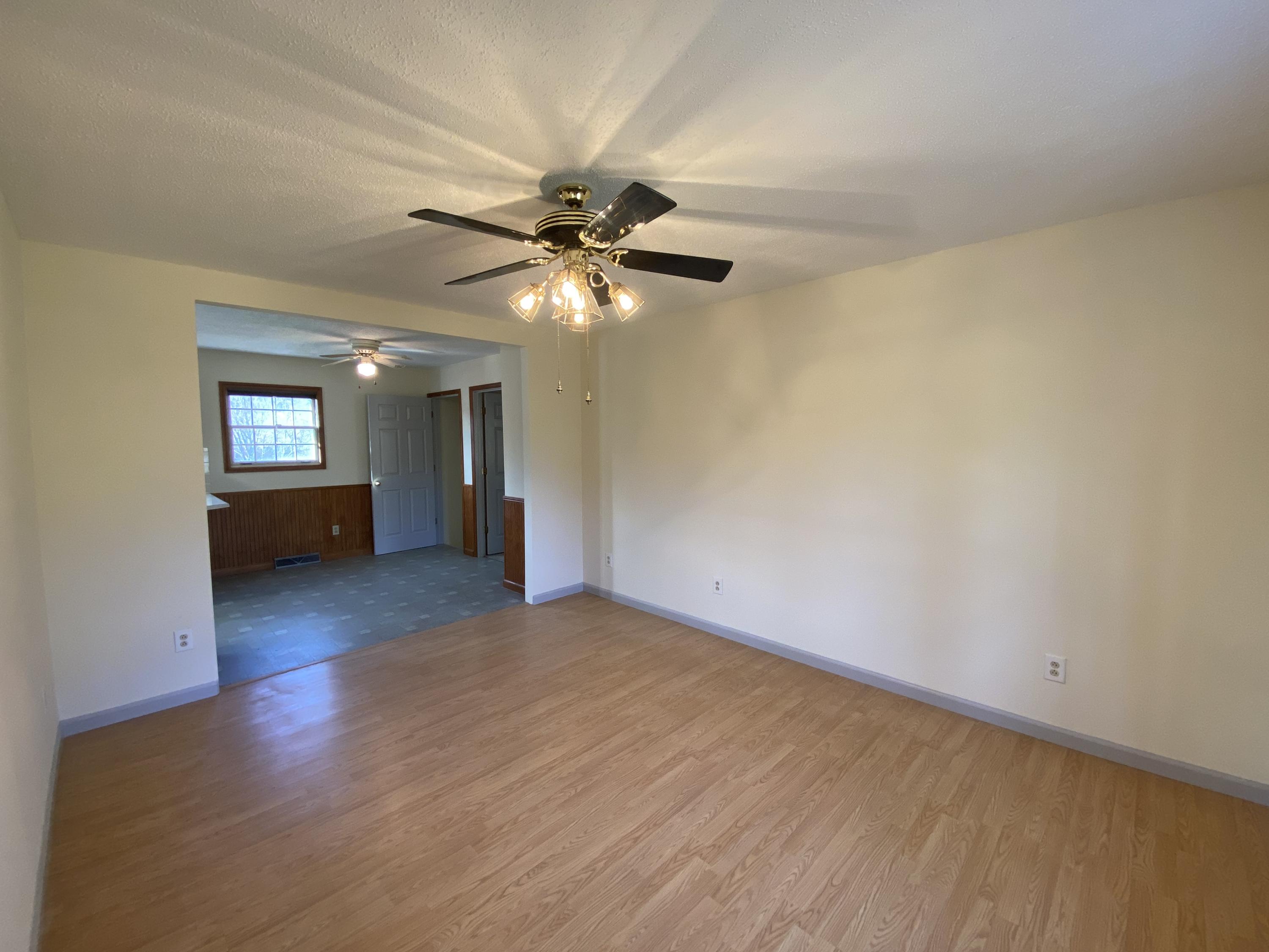 471 Boones Station Road Gray, TN 37615 - Photo 20 of 36 13 - Dining Room