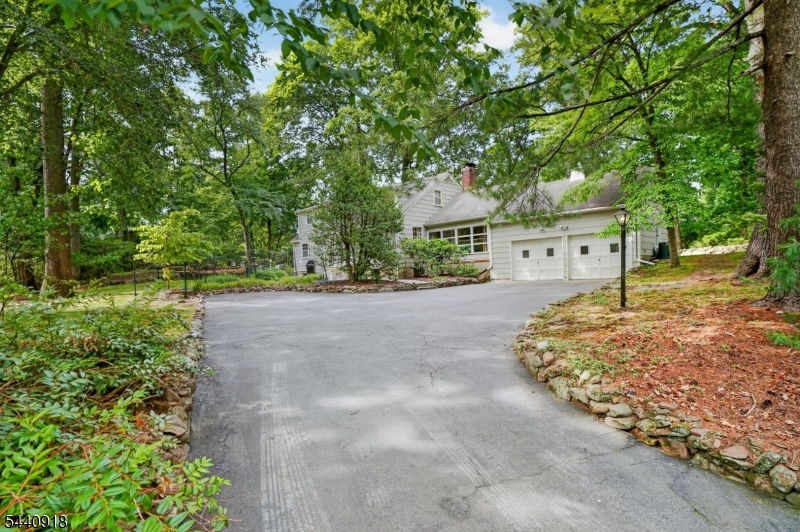 905 Charlotte Road Plainfield, NJ 07060 - Photo 5 of 44